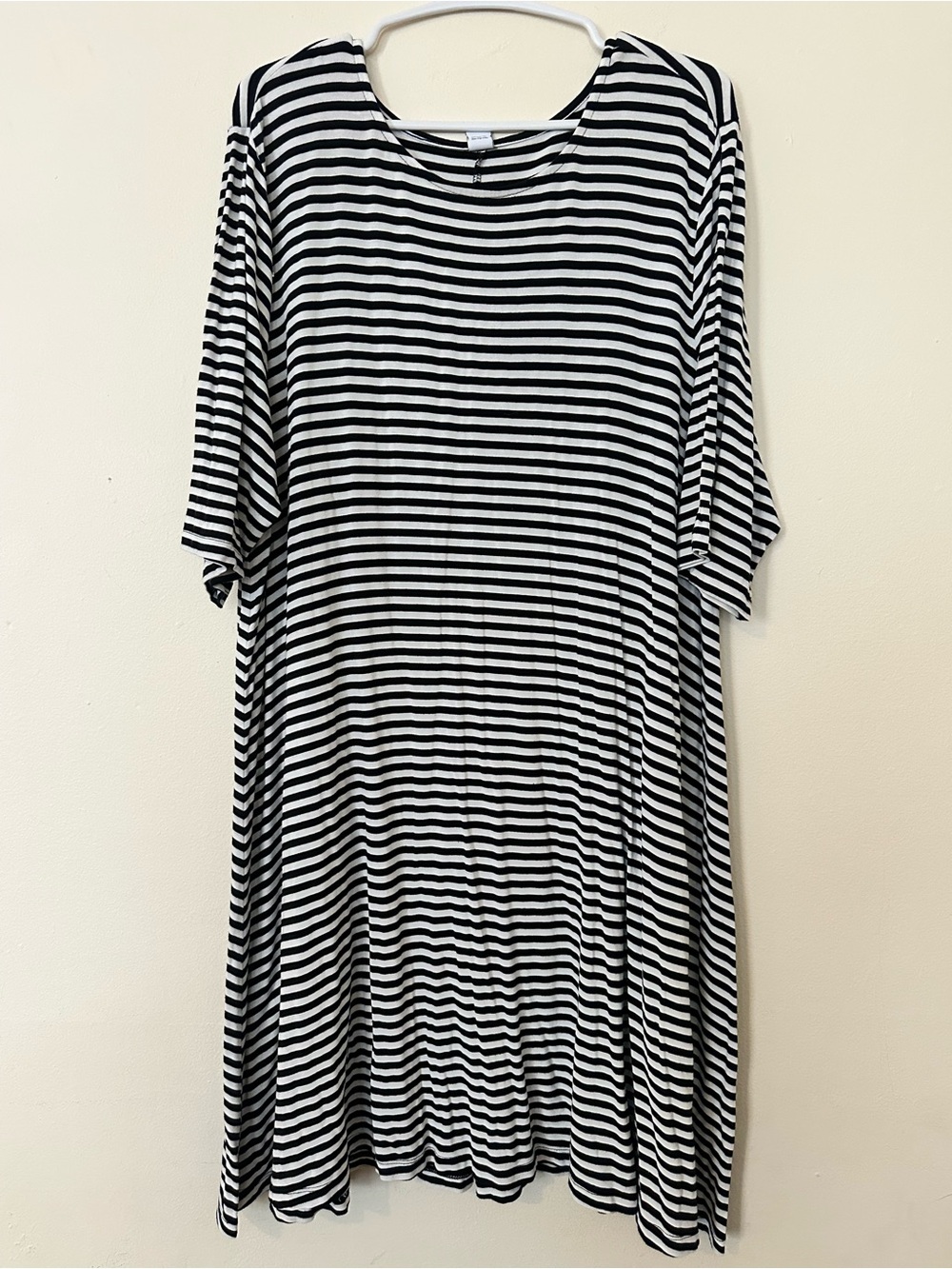 Old Navy Black and White Striped Midi Dress 2X
